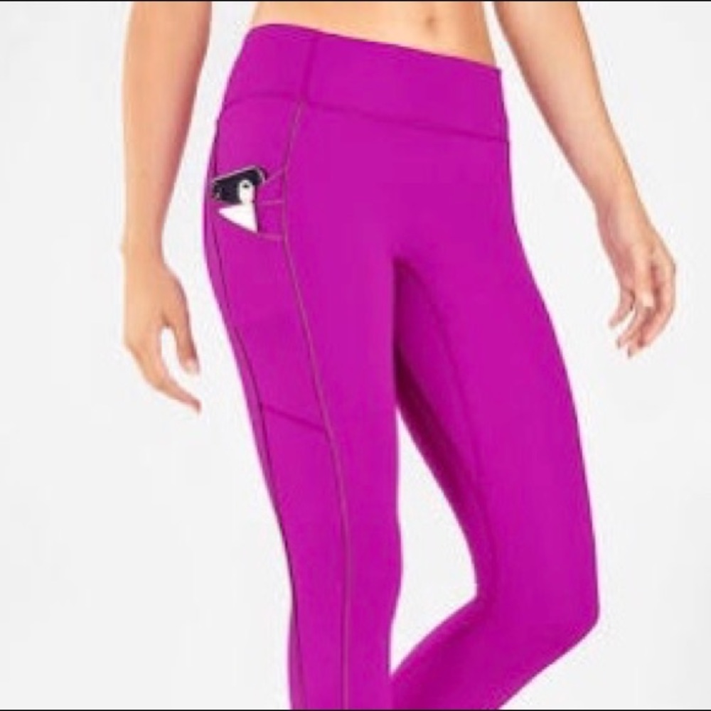 Fabletics Trinity Mid-Rise Pocket 7/8 Legging - Picture 3 of 5